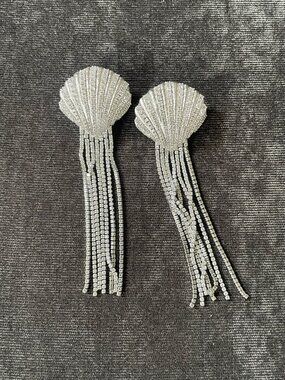 Lili Claspe Dazzle Shell Earrings